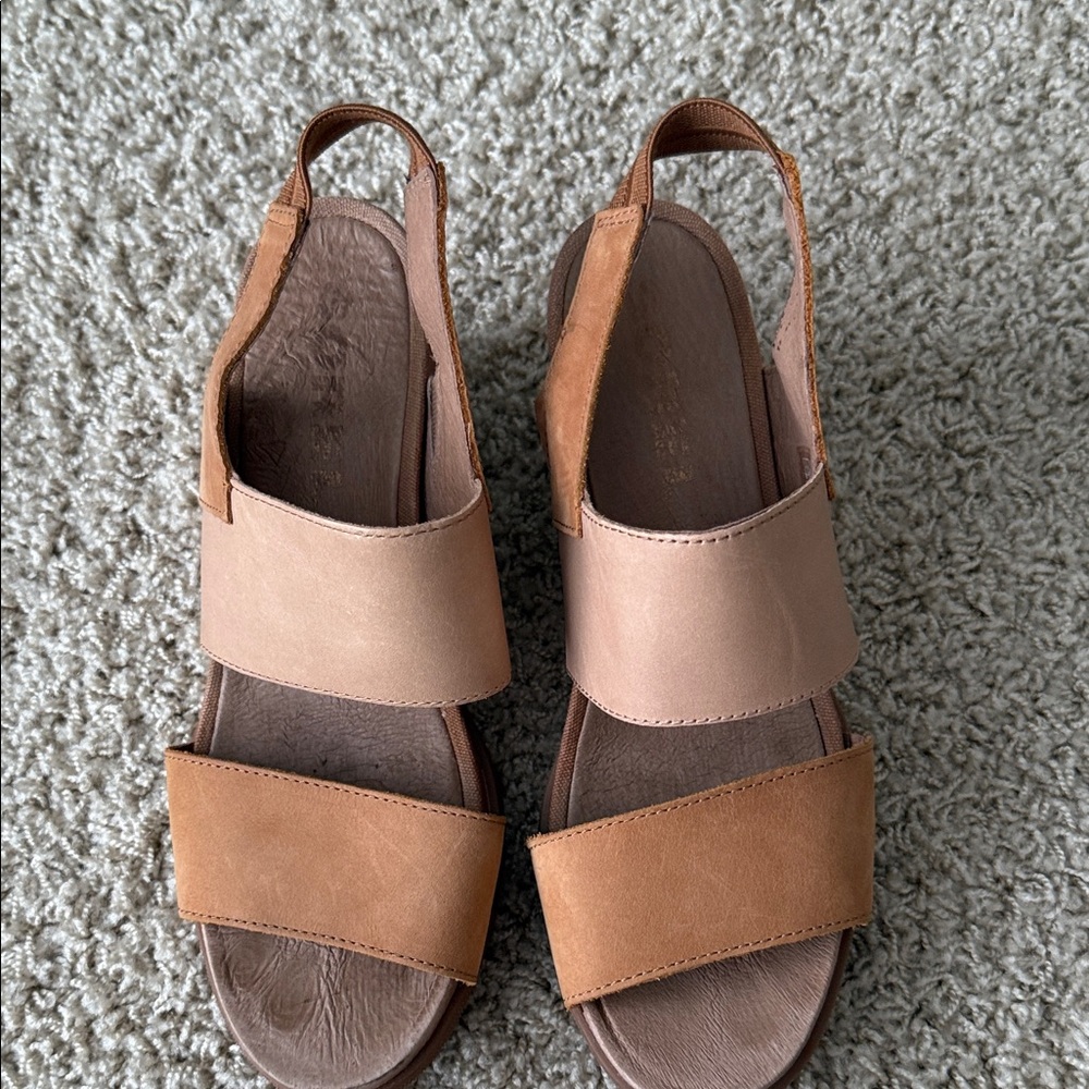 Sorel Women's Tan and Brown Sandals